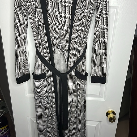 Houndstooth Cardigan & Pants Set - Picture 3 of 4